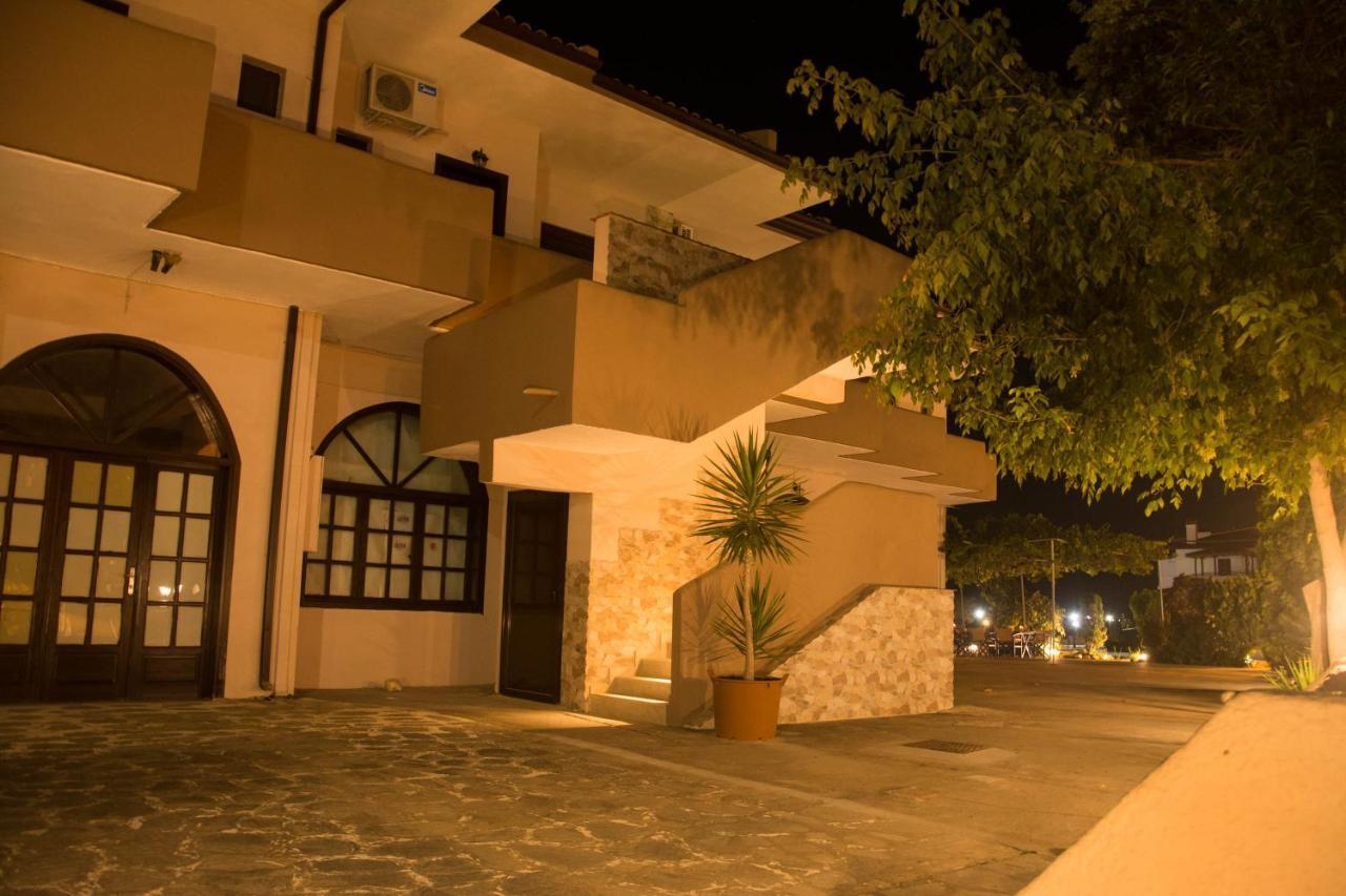 Palm Tree Apartments Псакудия Экстерьер фото